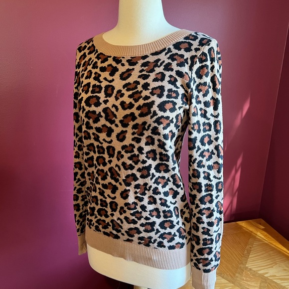 Express brown tan and black leopard print crew neck sweater sz S - Picture 2 of 5